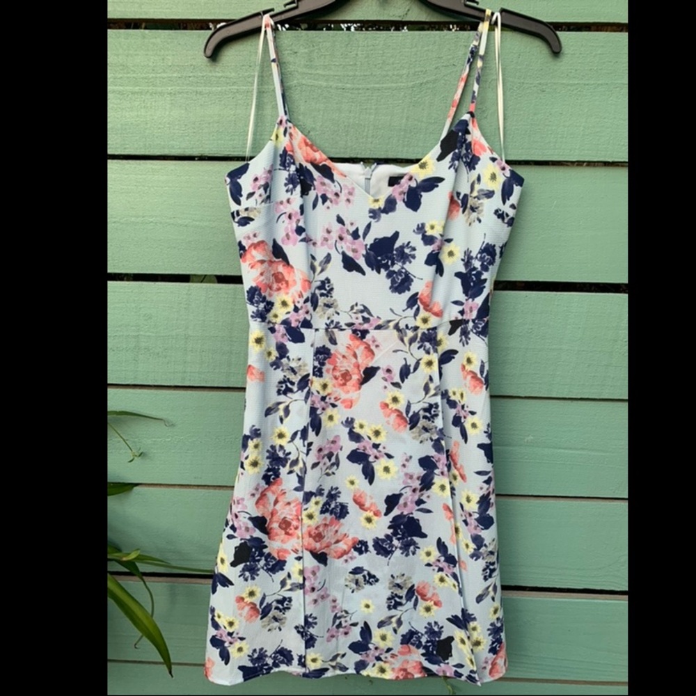 *NWT* French Connection Floral Faux Wrap MiniDress